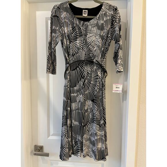 Anne Klein Black Camellia Belted Dress Size 6 (US) NWT - Picture 1 of 5